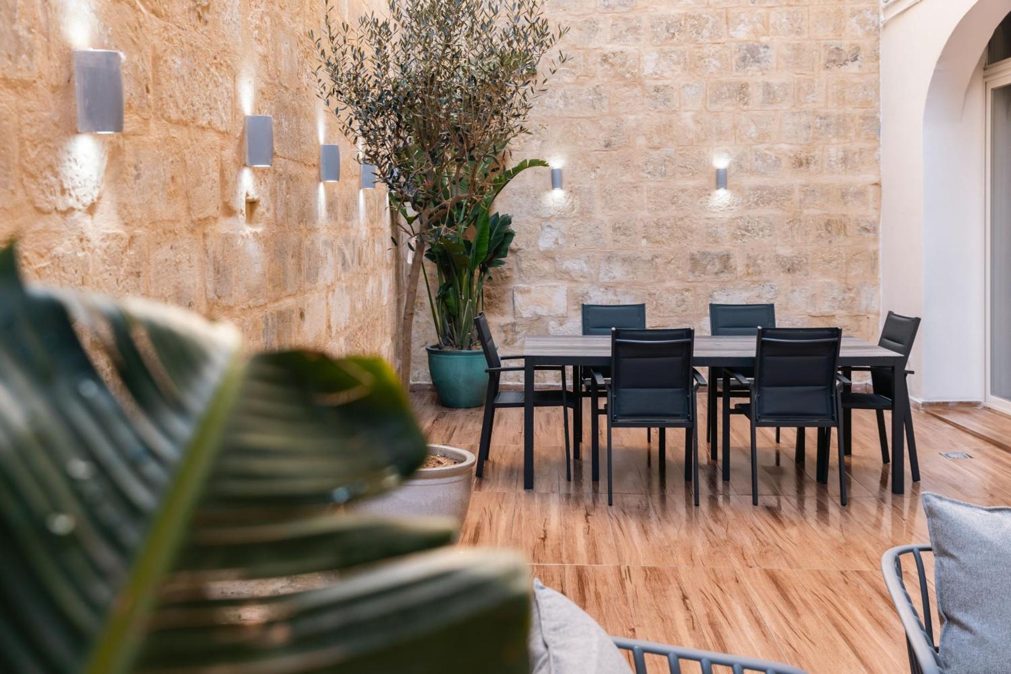 Valletta Waterfront Backyard Flat By Arcobnb フロリアーナ エクステリア 写真